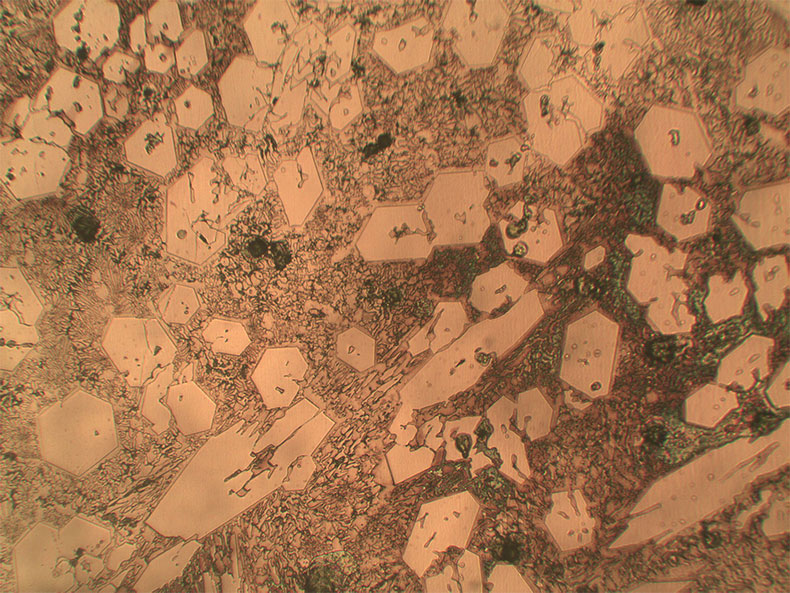 耐磨焊絲金相組織圖(圖1)